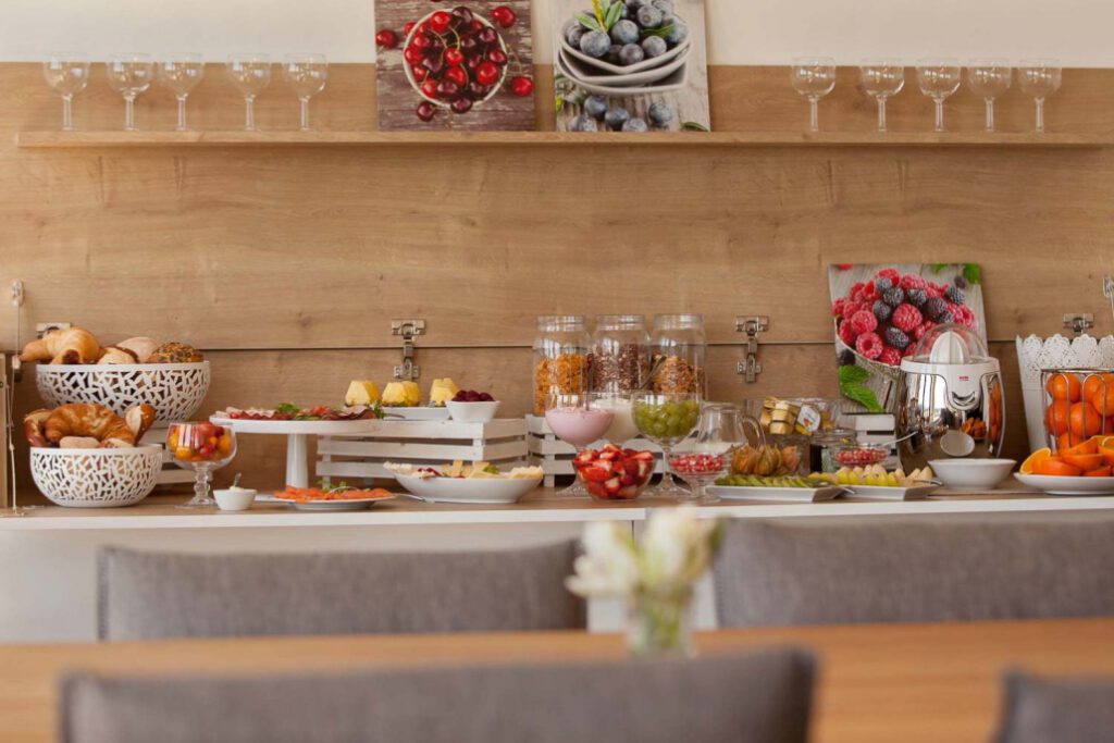 Yoga-Retreat Saiger Lounge Frühstück